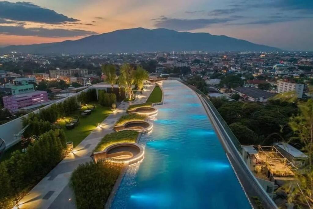 Modern Style Room With Sky Pool 古城边天际泳池公寓 Chiang Mai Ngoại thất bức ảnh