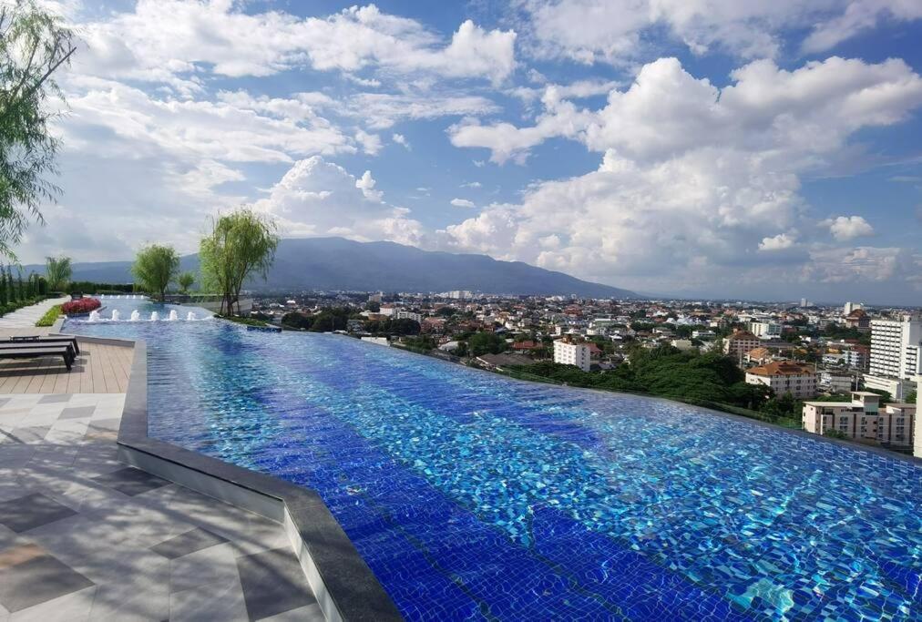 Modern Style Room With Sky Pool 古城边天际泳池公寓 Chiang Mai Ngoại thất bức ảnh