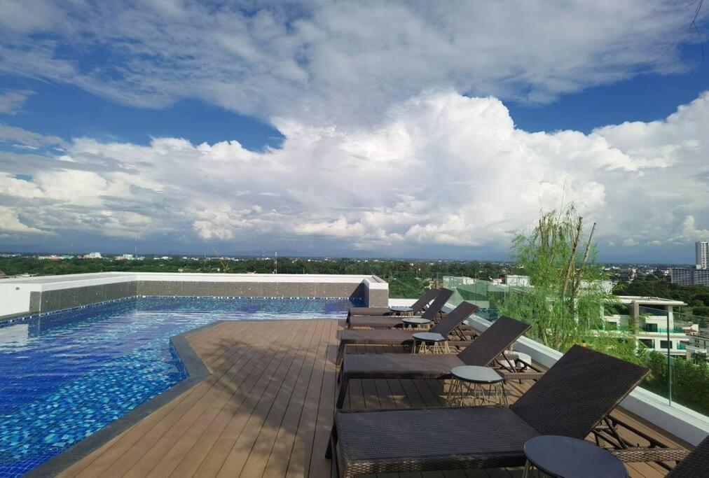 Modern Style Room With Sky Pool 古城边天际泳池公寓 Chiang Mai Ngoại thất bức ảnh
