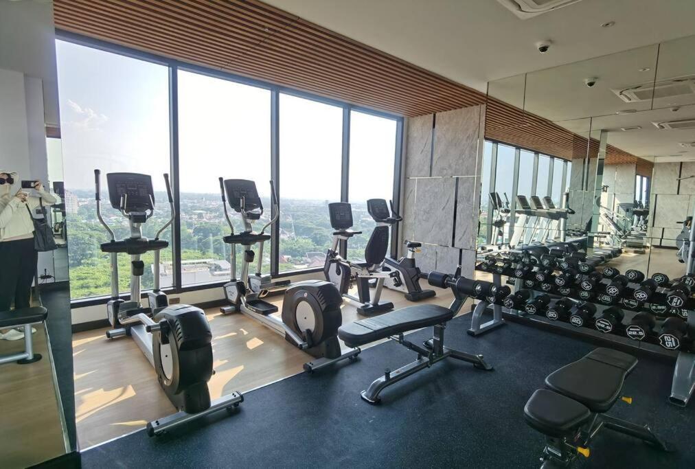 Modern Style Room With Sky Pool 古城边天际泳池公寓 Chiang Mai Ngoại thất bức ảnh