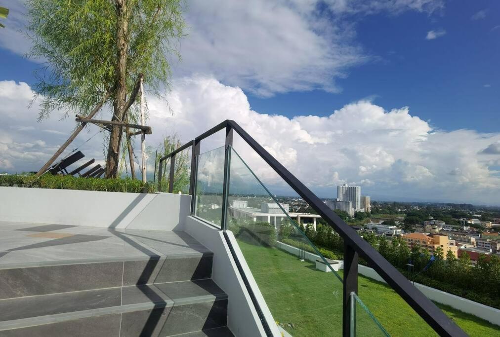 Modern Style Room With Sky Pool 古城边天际泳池公寓 Chiang Mai Ngoại thất bức ảnh